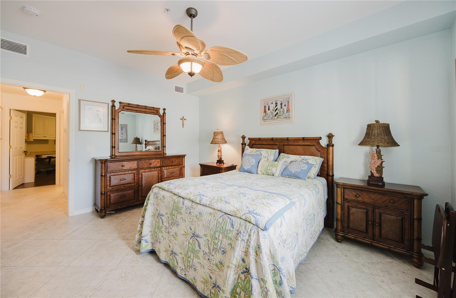 FOUNTAIN COURT - Residential