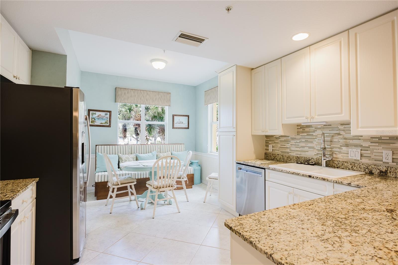 FOUNTAIN COURT - Residential