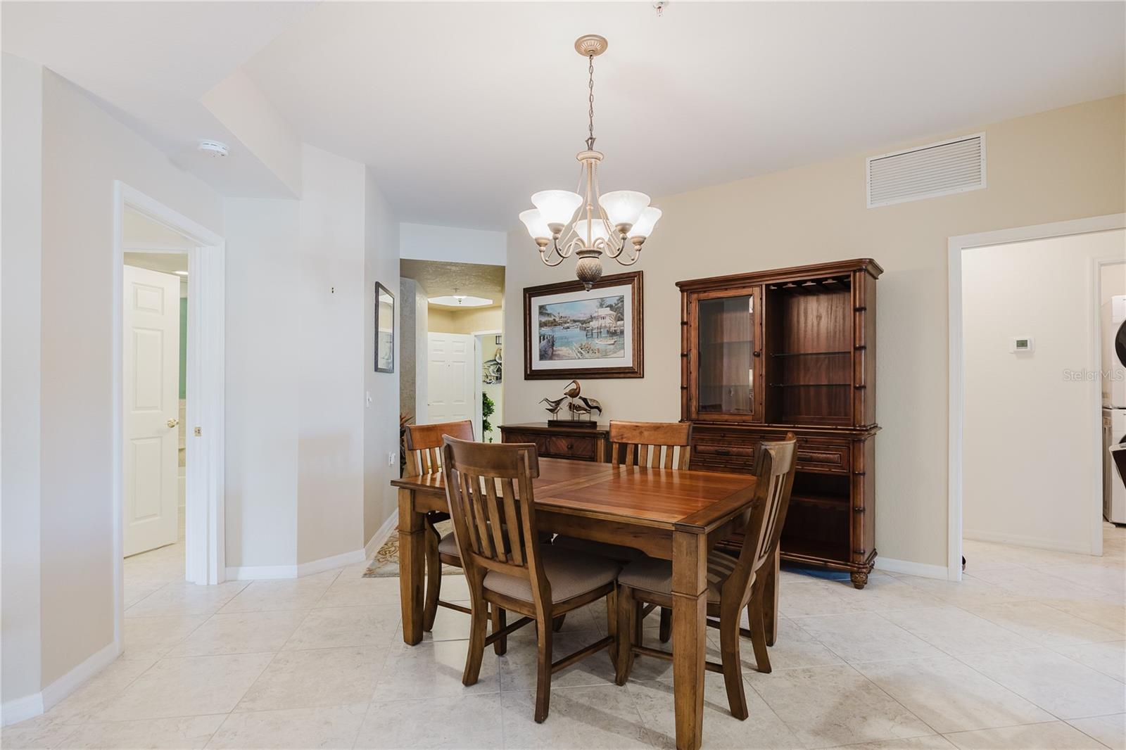 FOUNTAIN COURT - Residential