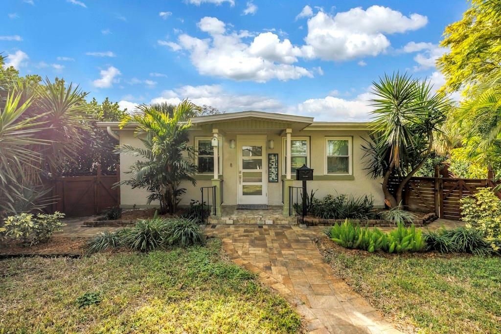 Photo of 5344 1st Avenue S, St Petersburg, FL 33707 (MLS # TB8460912)