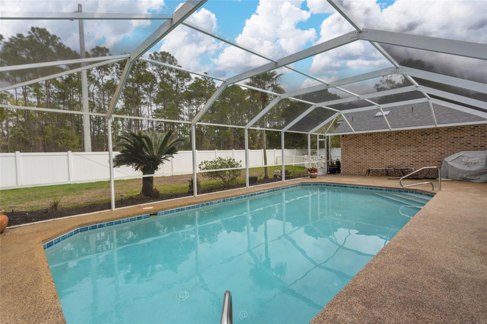 EASTHAMPTON - Residential