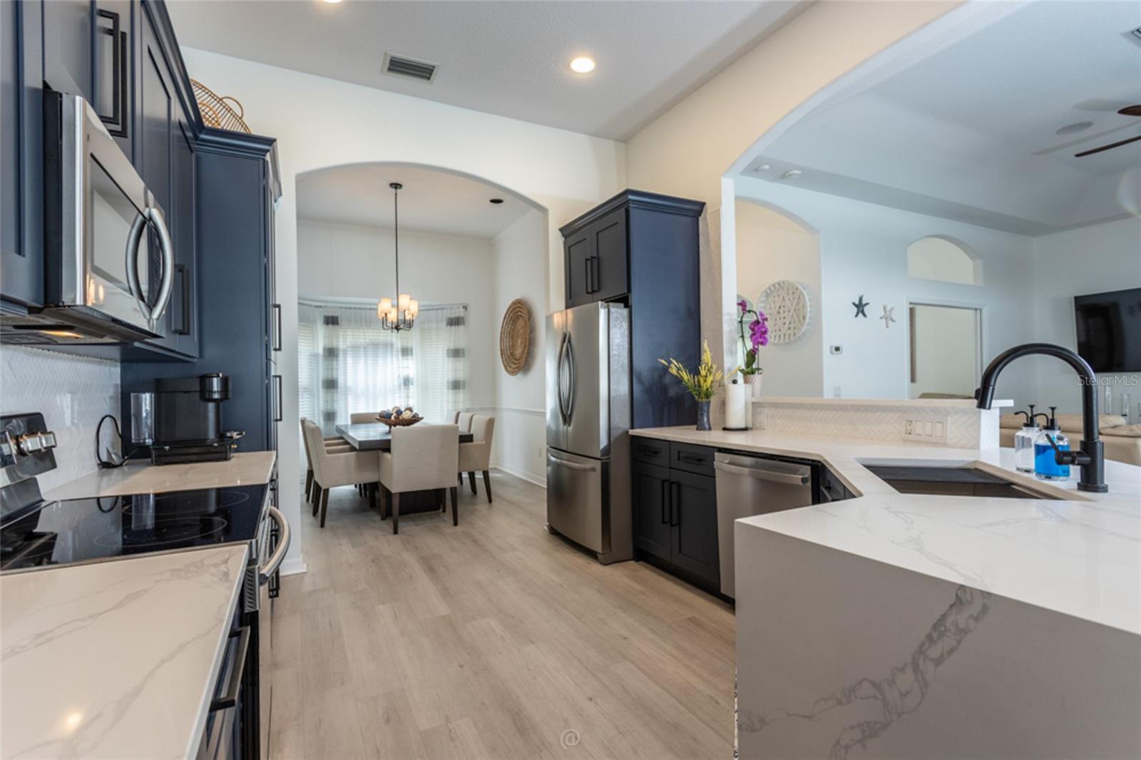 EASTHAMPTON - Residential