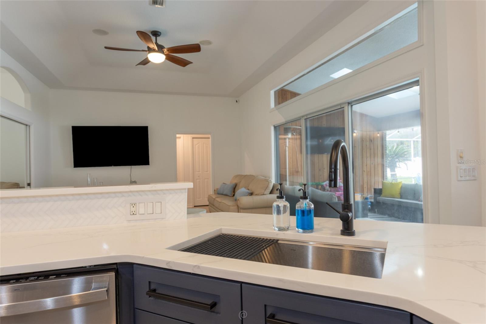 EASTHAMPTON - Residential