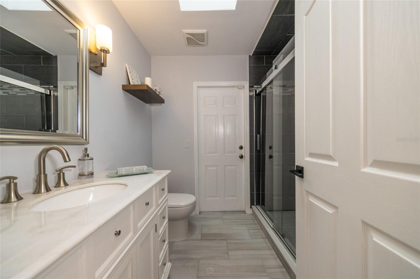 EASTHAMPTON - Residential