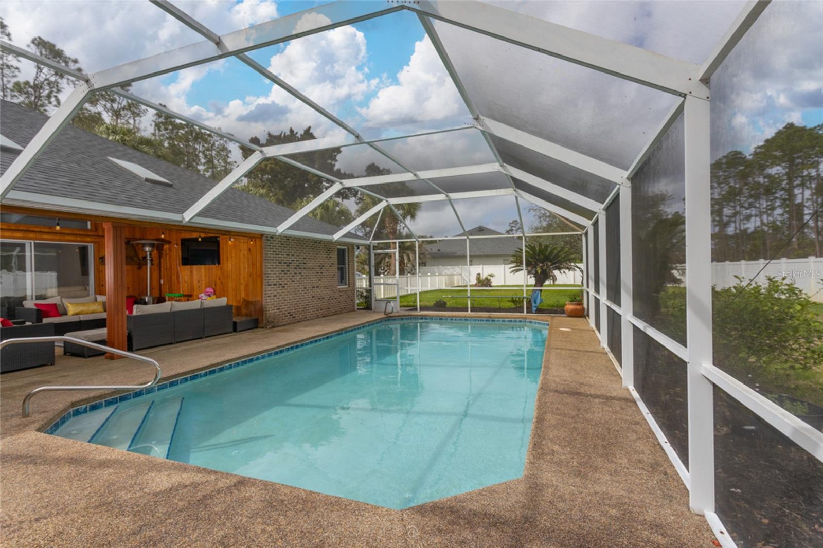 EASTHAMPTON - Residential