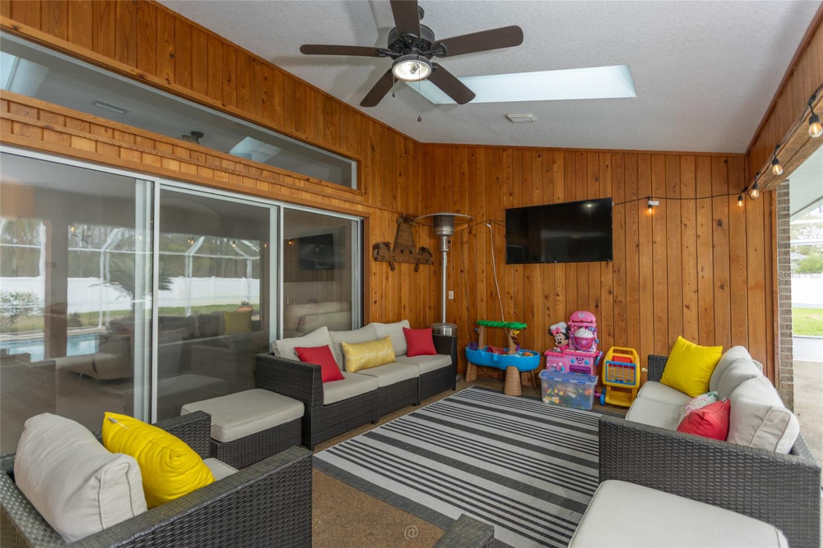 EASTHAMPTON - Residential