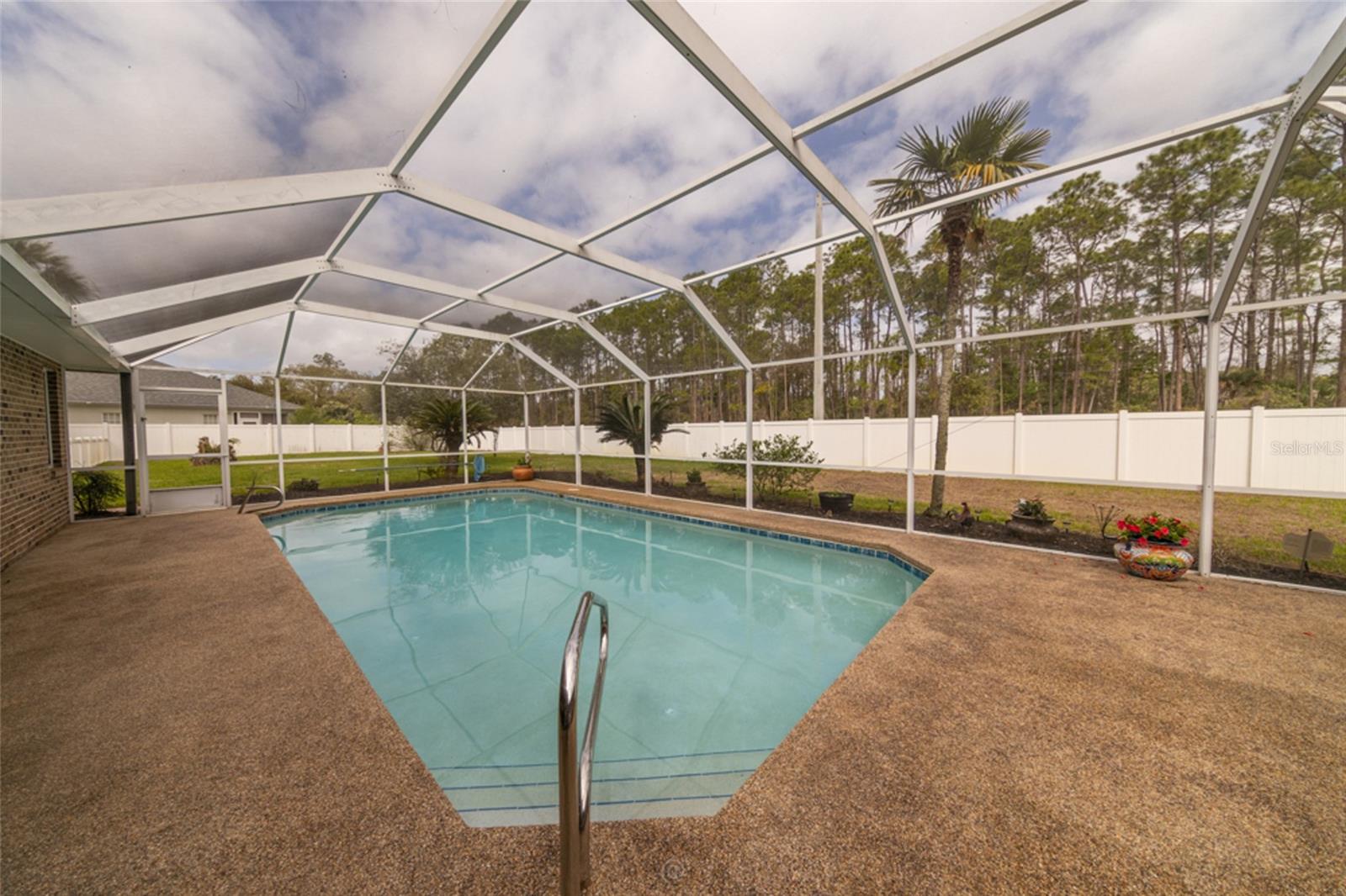 EASTHAMPTON - Residential