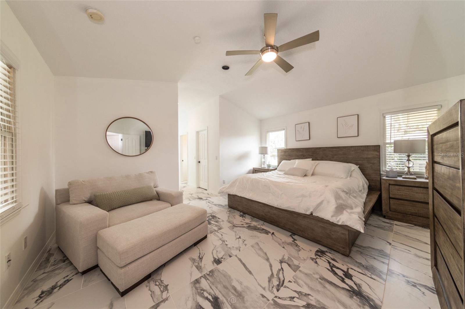 EASTHAMPTON - Residential