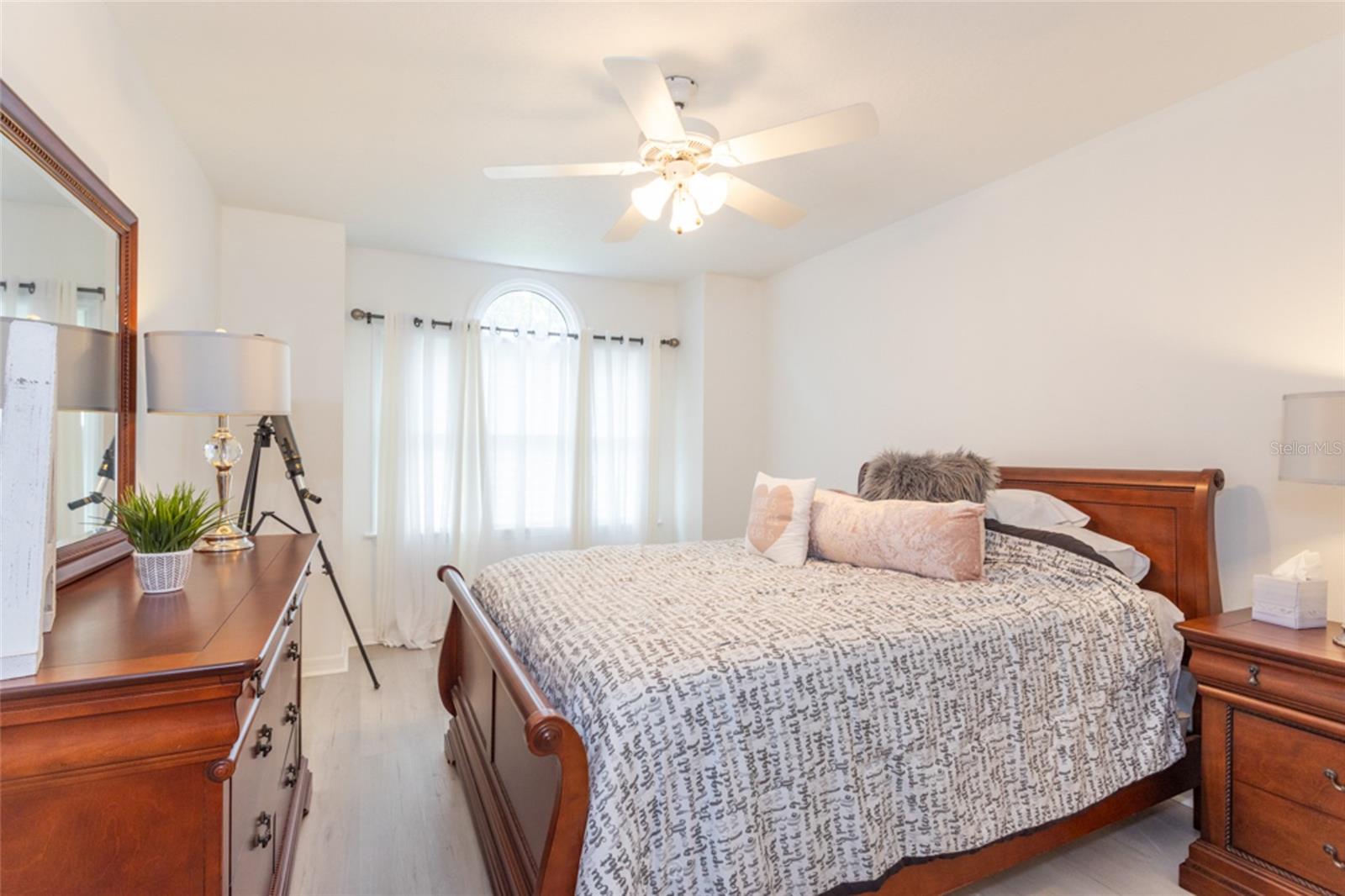 EASTHAMPTON - Residential