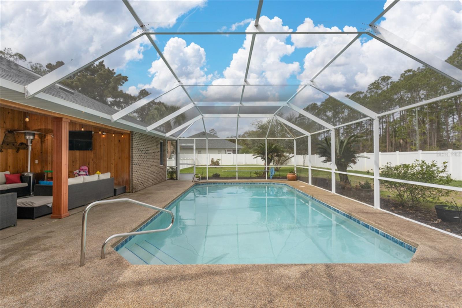 EASTHAMPTON - Residential