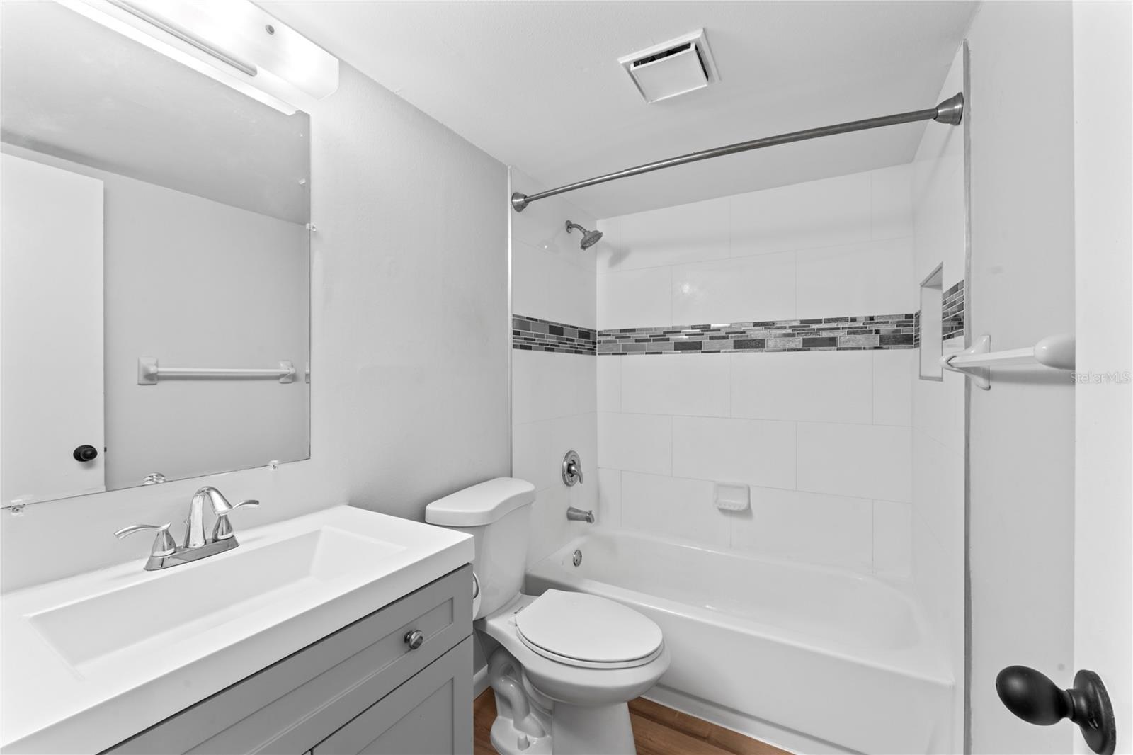 LOWELL VILLAGE - Residential Lease