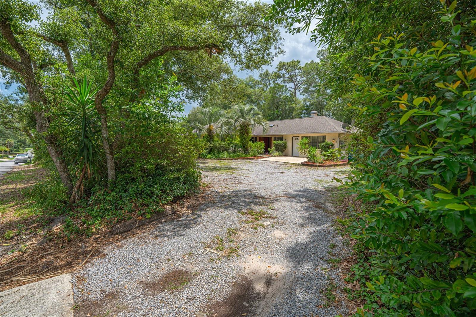 COUNTRY CLUB ESTATES - Residential