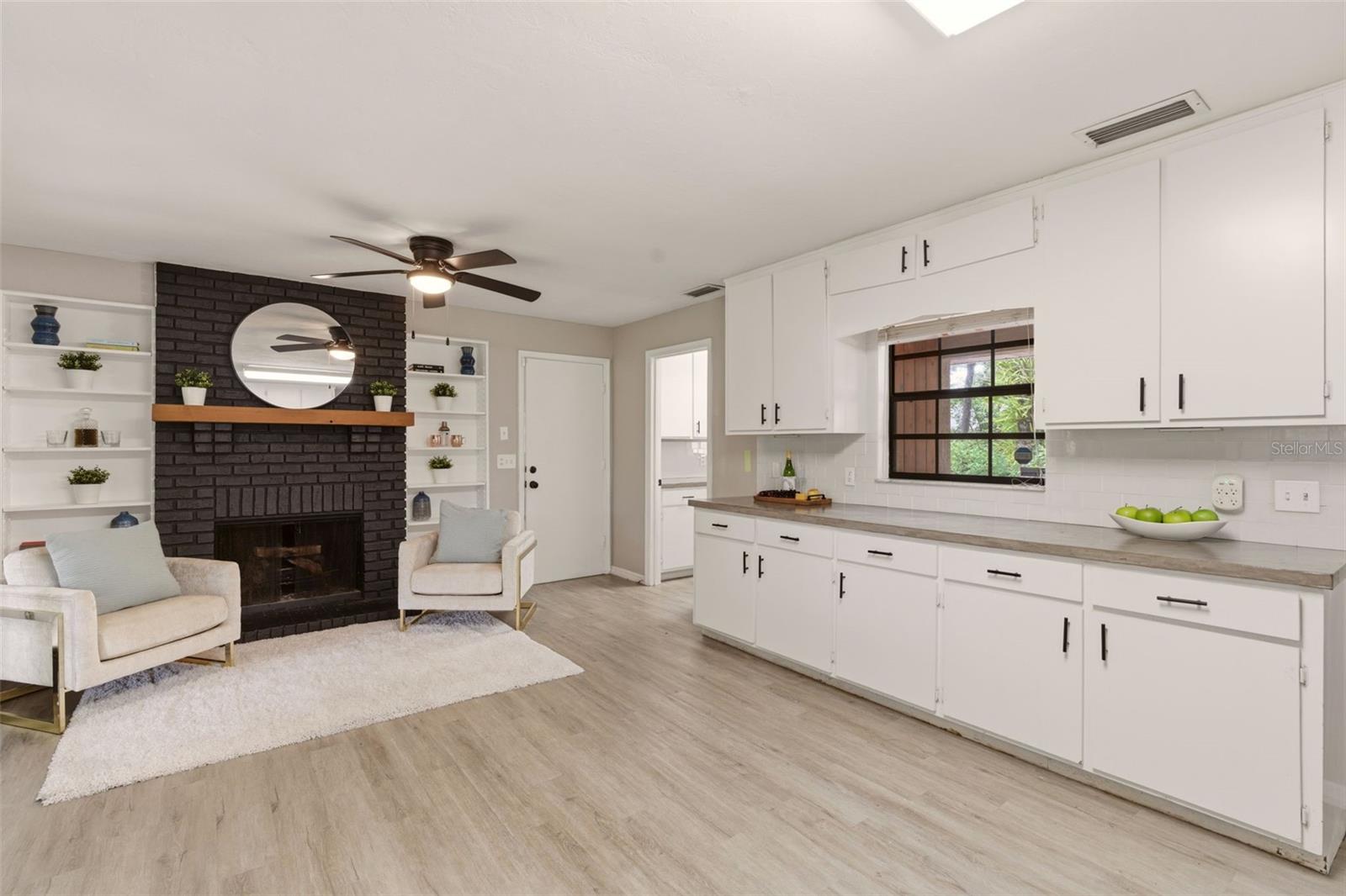 COUNTRY CLUB ESTATES - Residential