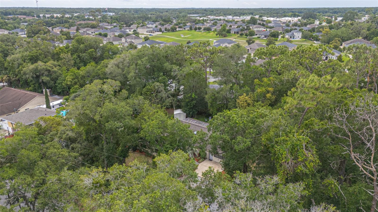 COUNTRY CLUB ESTATES - Residential