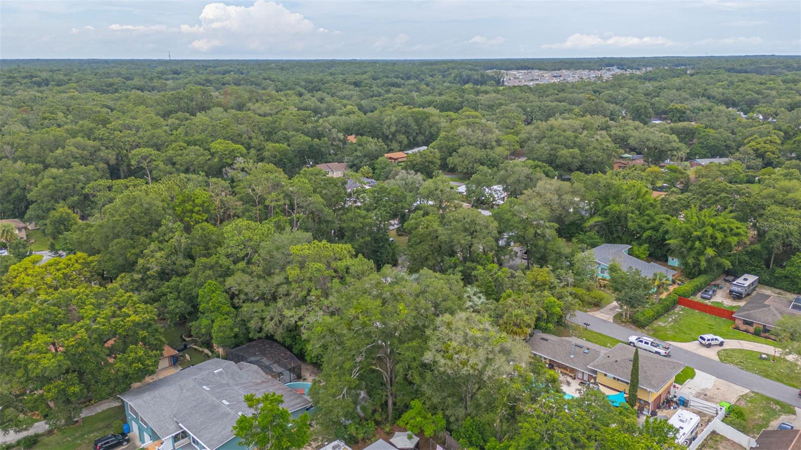 COUNTRY CLUB ESTATES - Residential