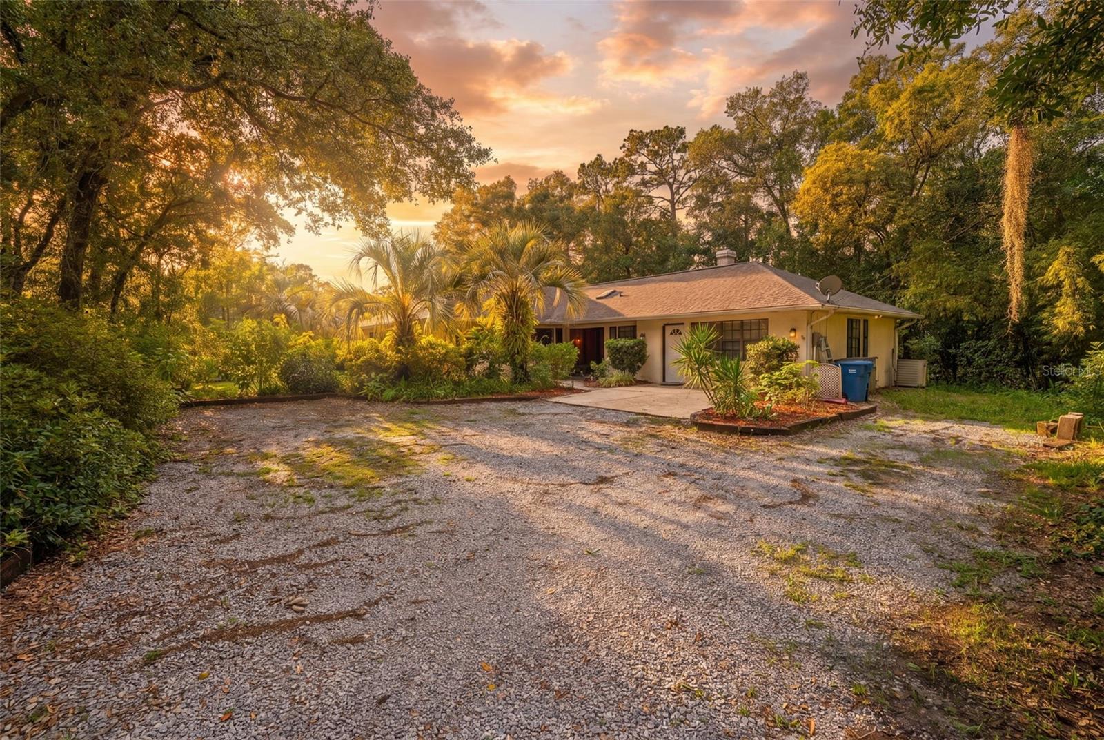 COUNTRY CLUB ESTATES - Residential
