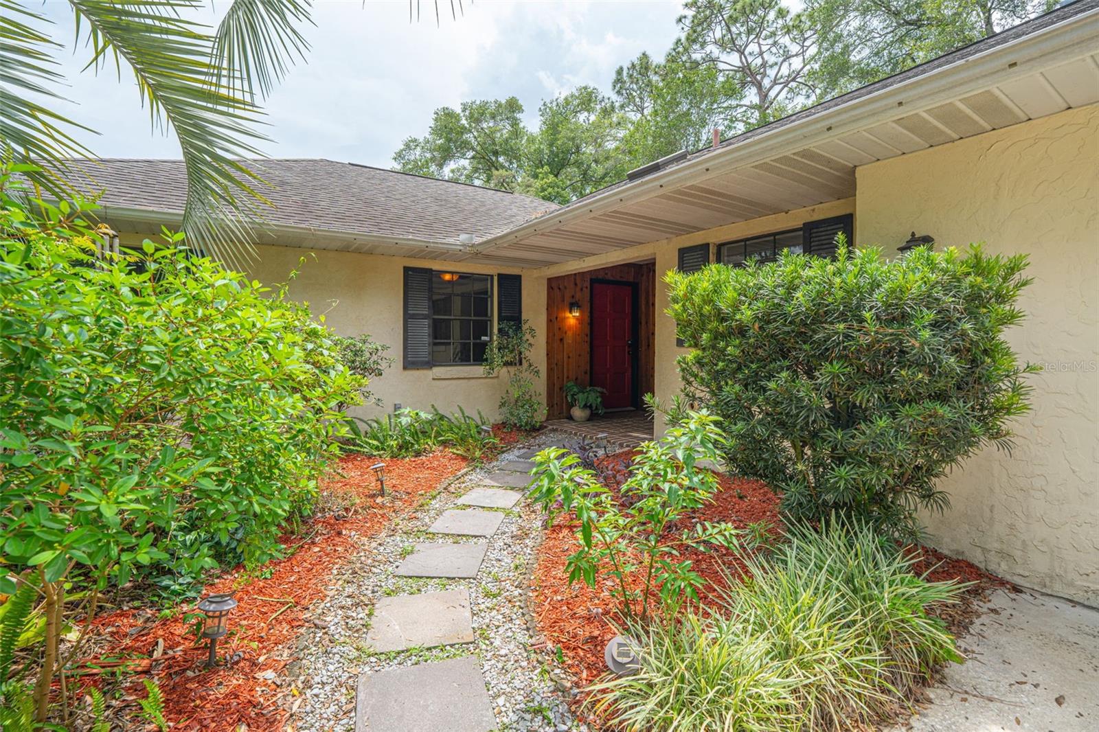 COUNTRY CLUB ESTATES - Residential