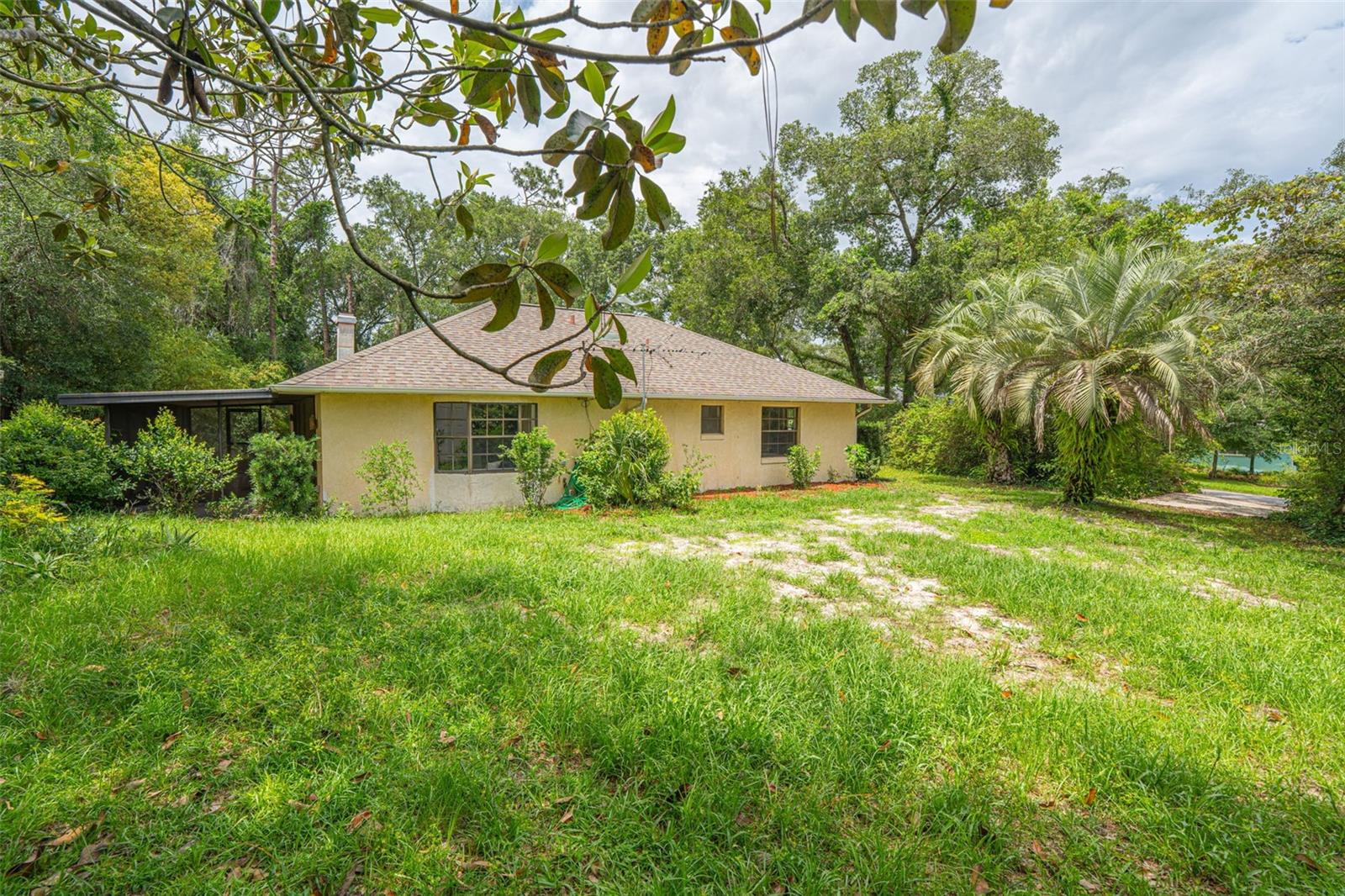 COUNTRY CLUB ESTATES - Residential