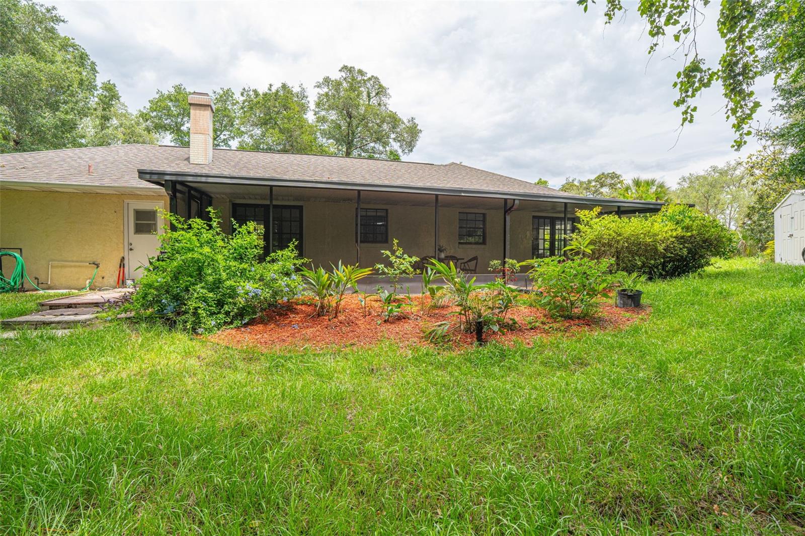 COUNTRY CLUB ESTATES - Residential