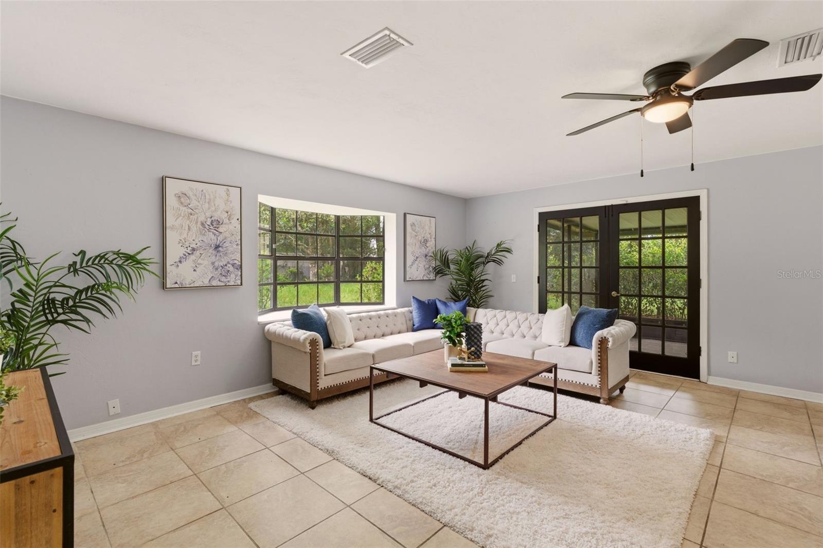 COUNTRY CLUB ESTATES - Residential