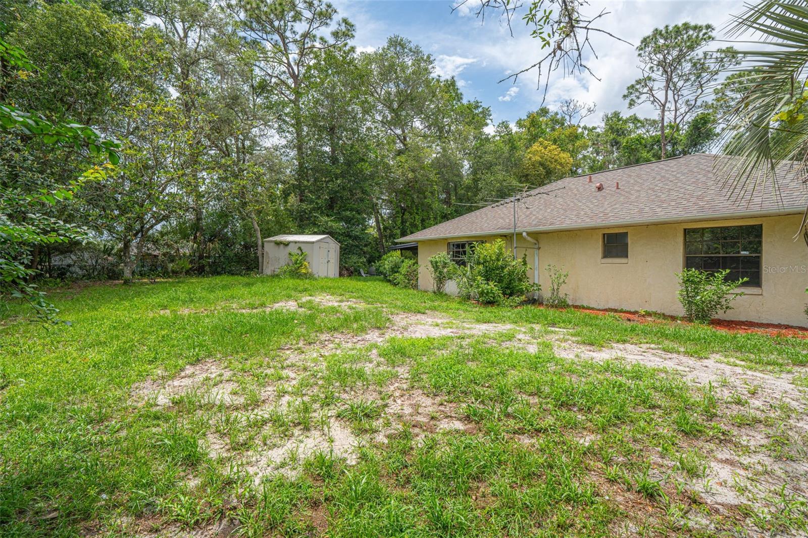 COUNTRY CLUB ESTATES - Residential