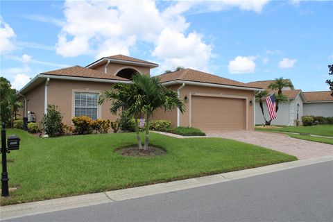 A home in LAKE WALES