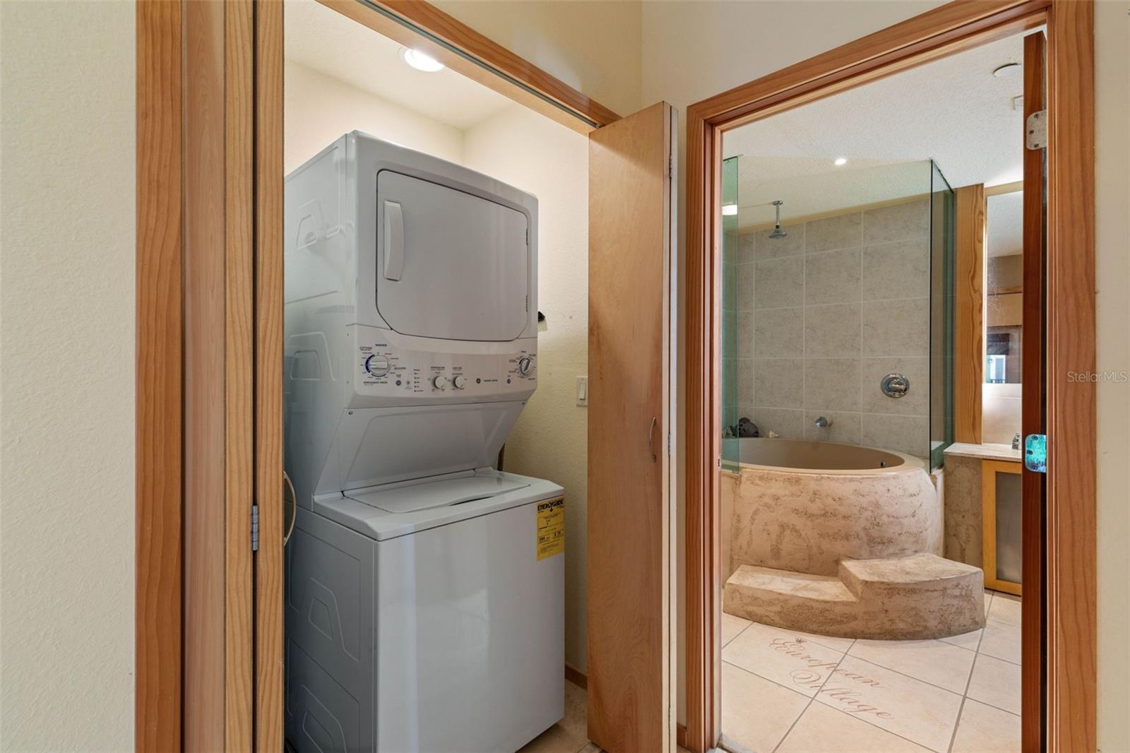 RESIDENCES/EUROPEAN VILLAGE BLDG C - Residential