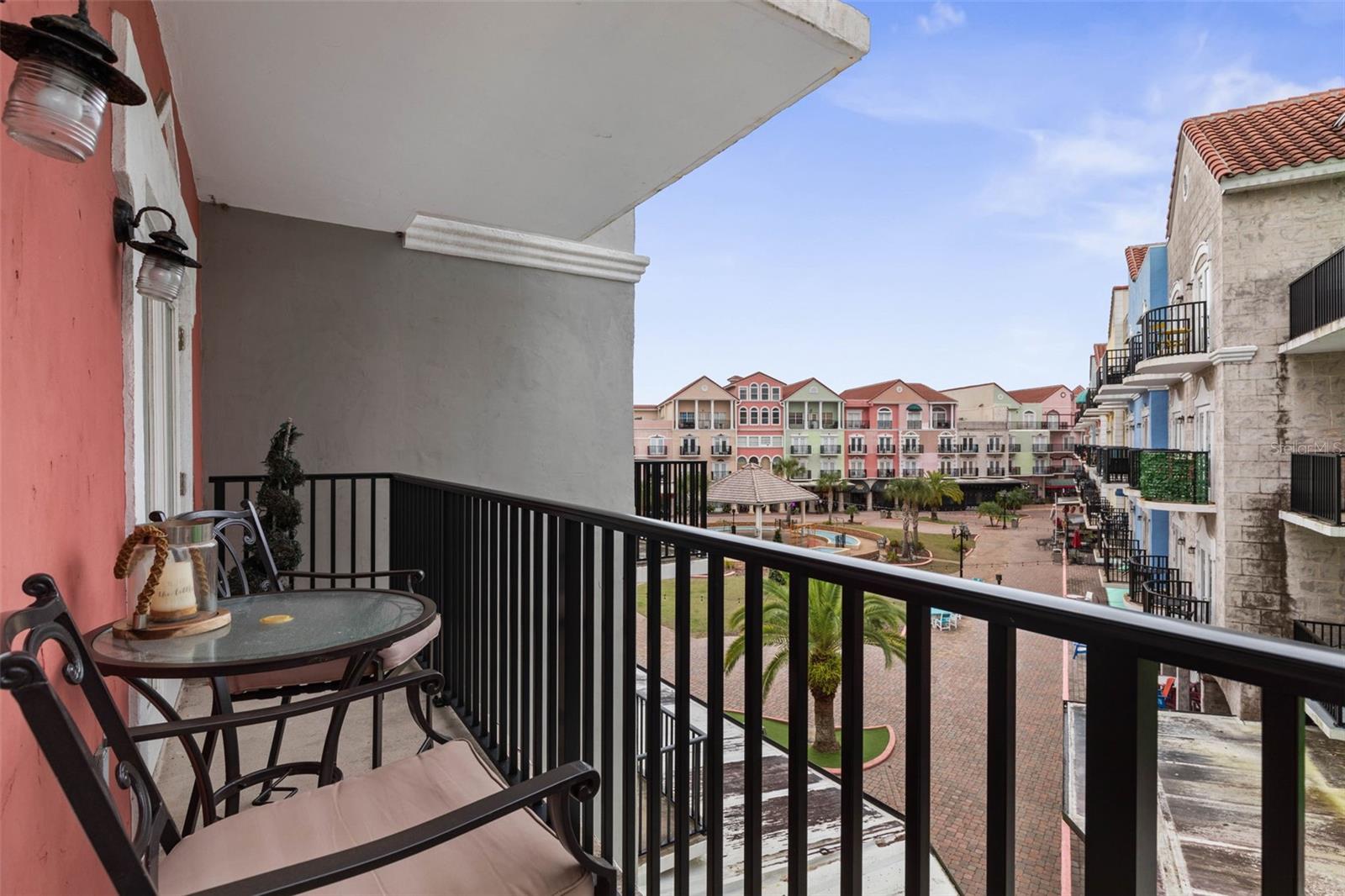 RESIDENCES/EUROPEAN VILLAGE BLDG C - Residential