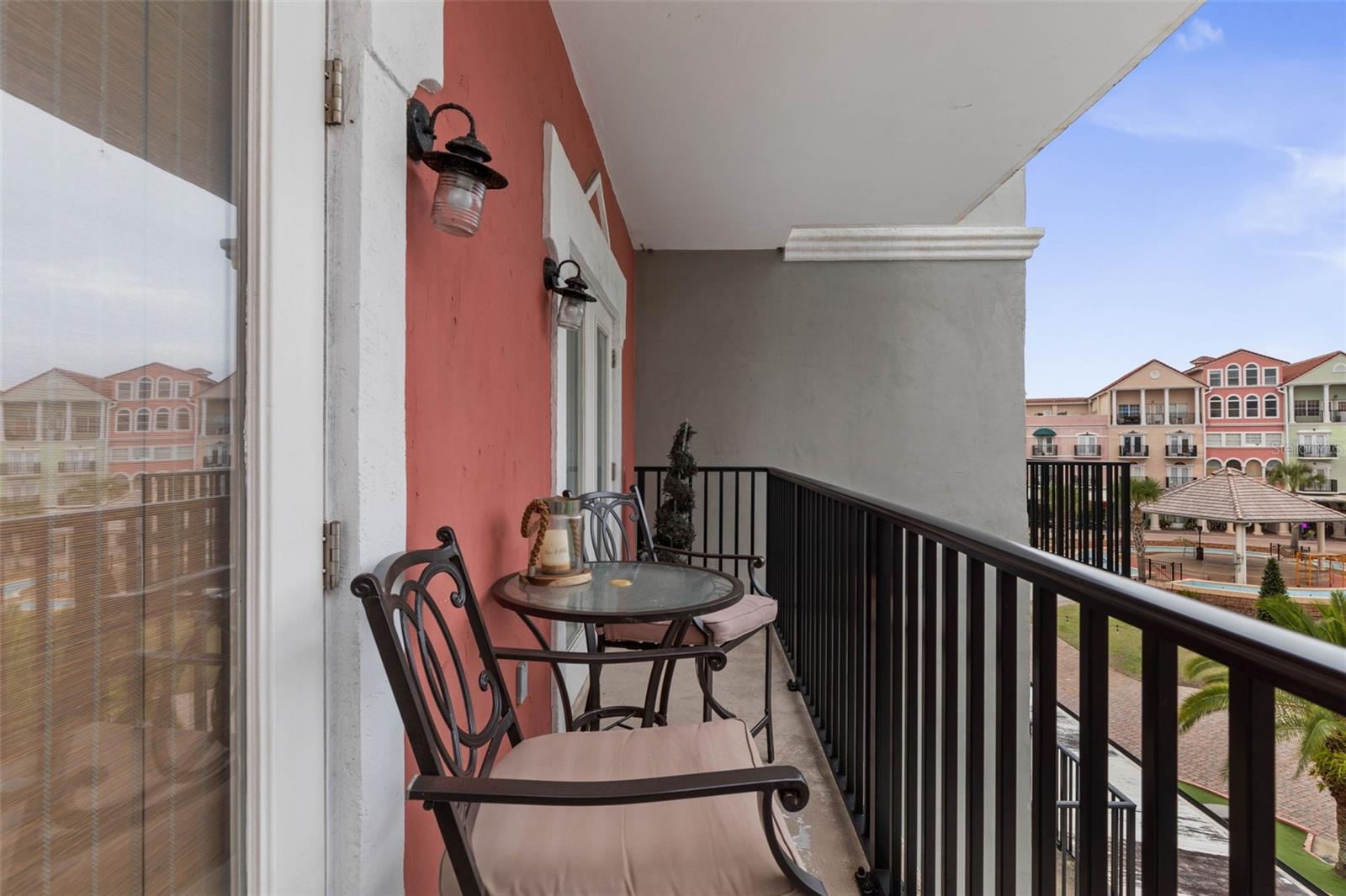 RESIDENCES/EUROPEAN VILLAGE BLDG C - Residential