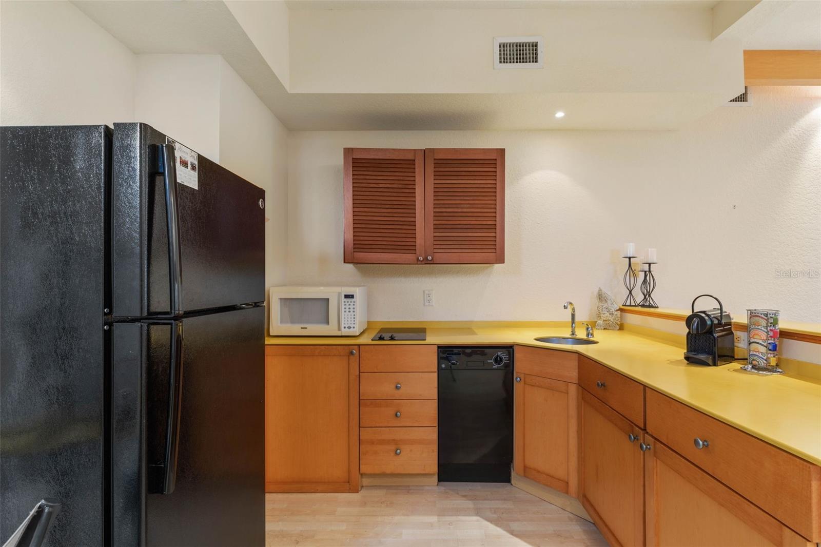 RESIDENCES/EUROPEAN VILLAGE BLDG C - Residential