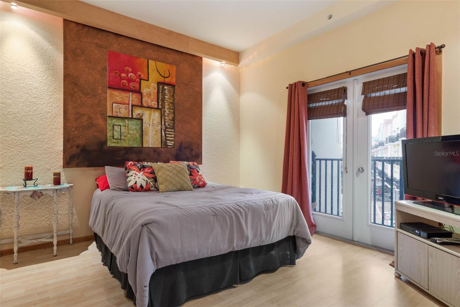 RESIDENCES/EUROPEAN VILLAGE BLDG C - Residential