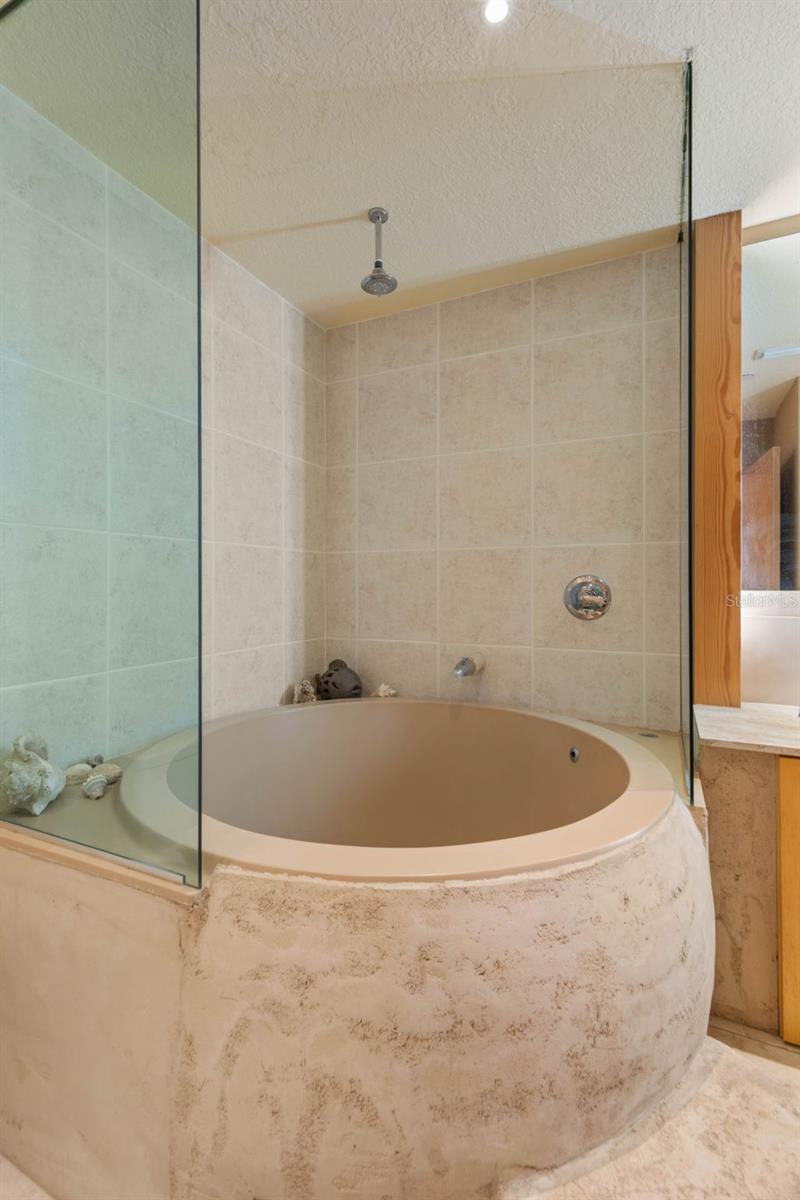 RESIDENCES/EUROPEAN VILLAGE BLDG C - Residential