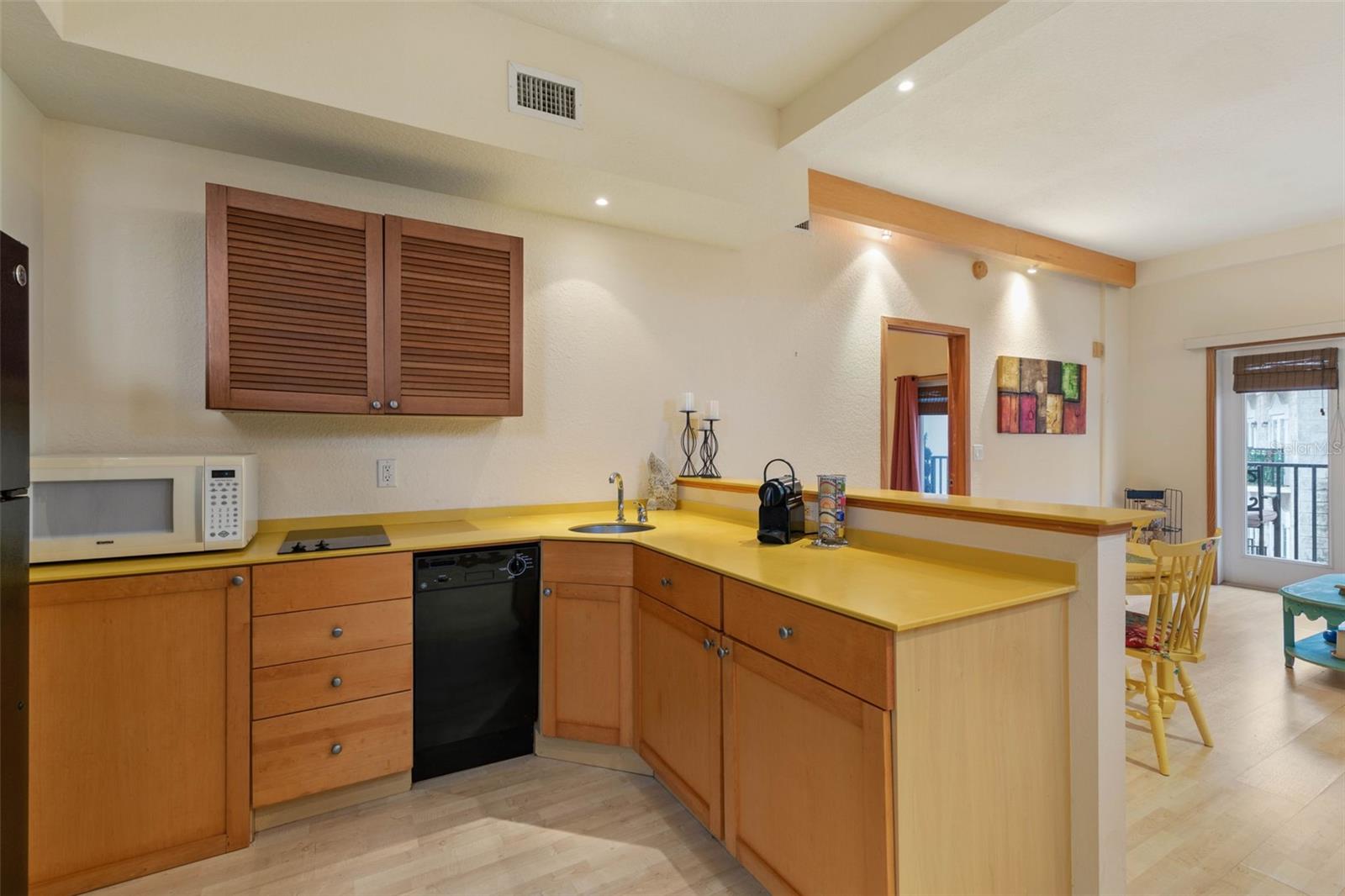 RESIDENCES/EUROPEAN VILLAGE BLDG C - Residential