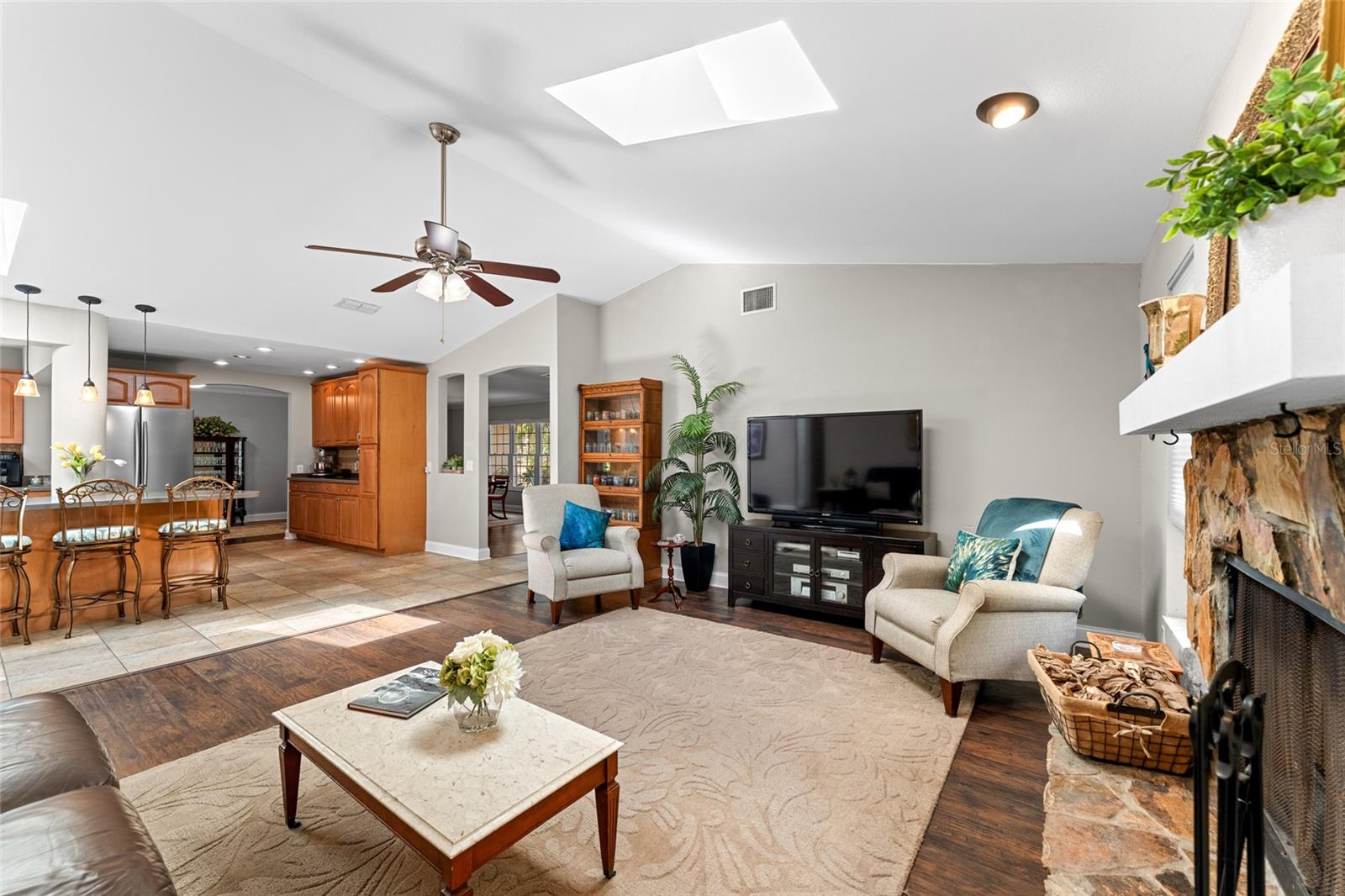 SPANISH MANOR - Residential