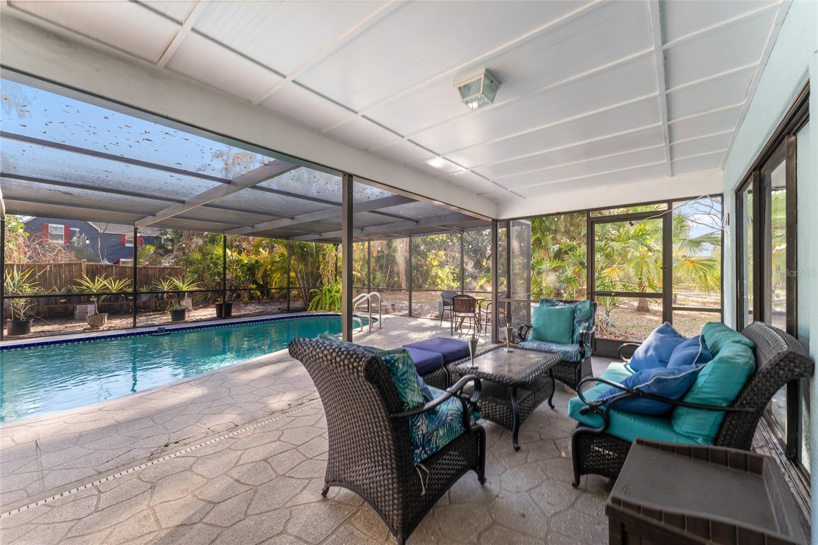 SPANISH MANOR - Residential