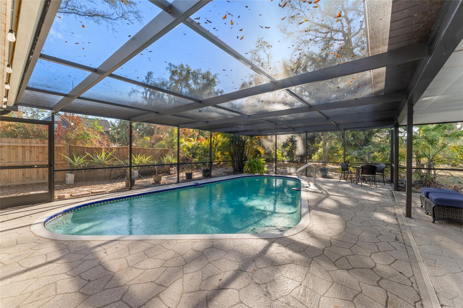 SPANISH MANOR - Residential