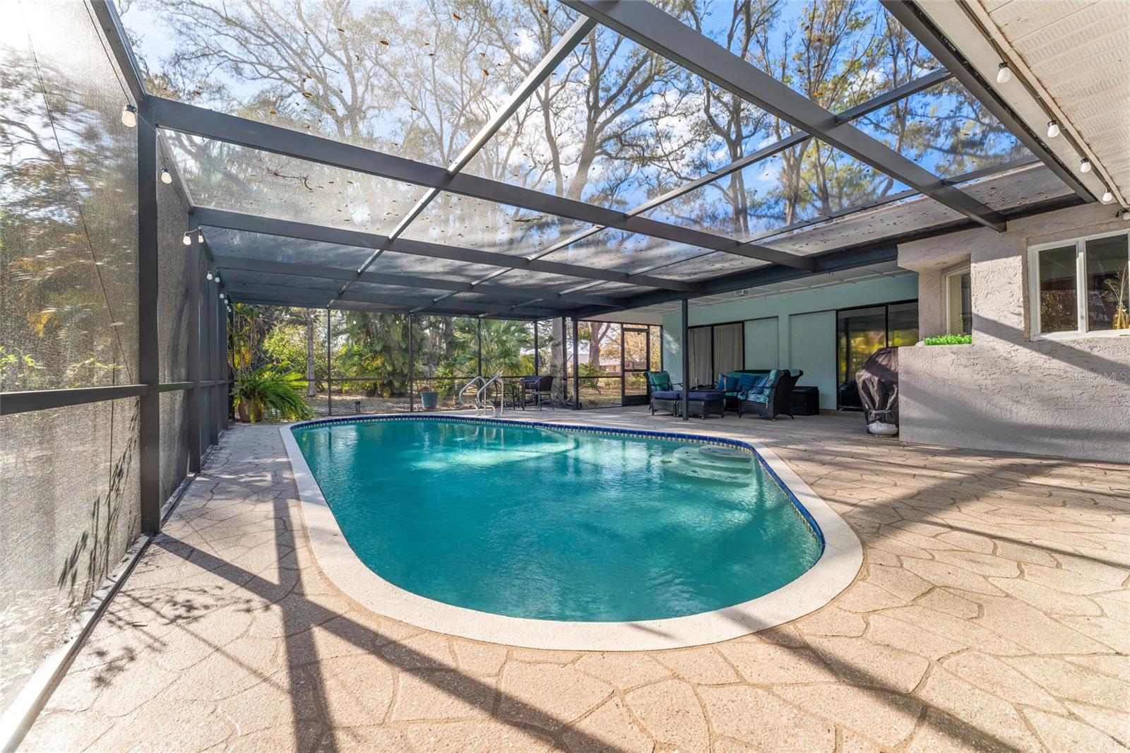 SPANISH MANOR - Residential