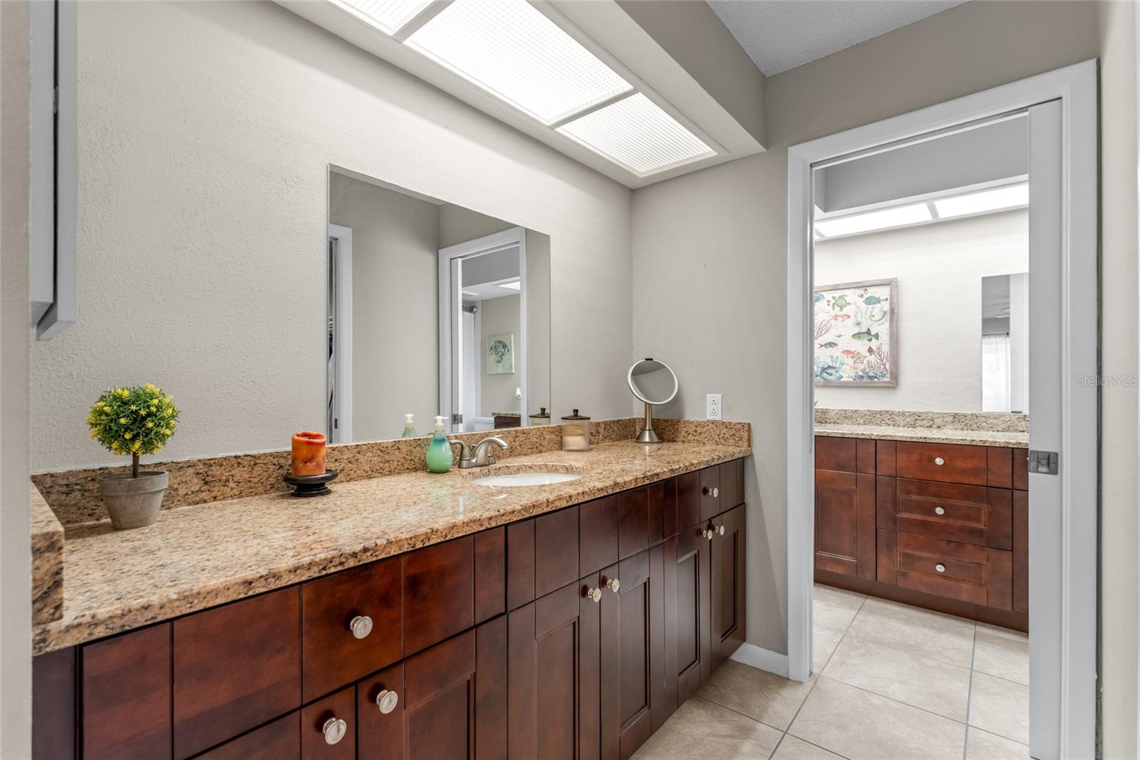 SPANISH MANOR - Residential