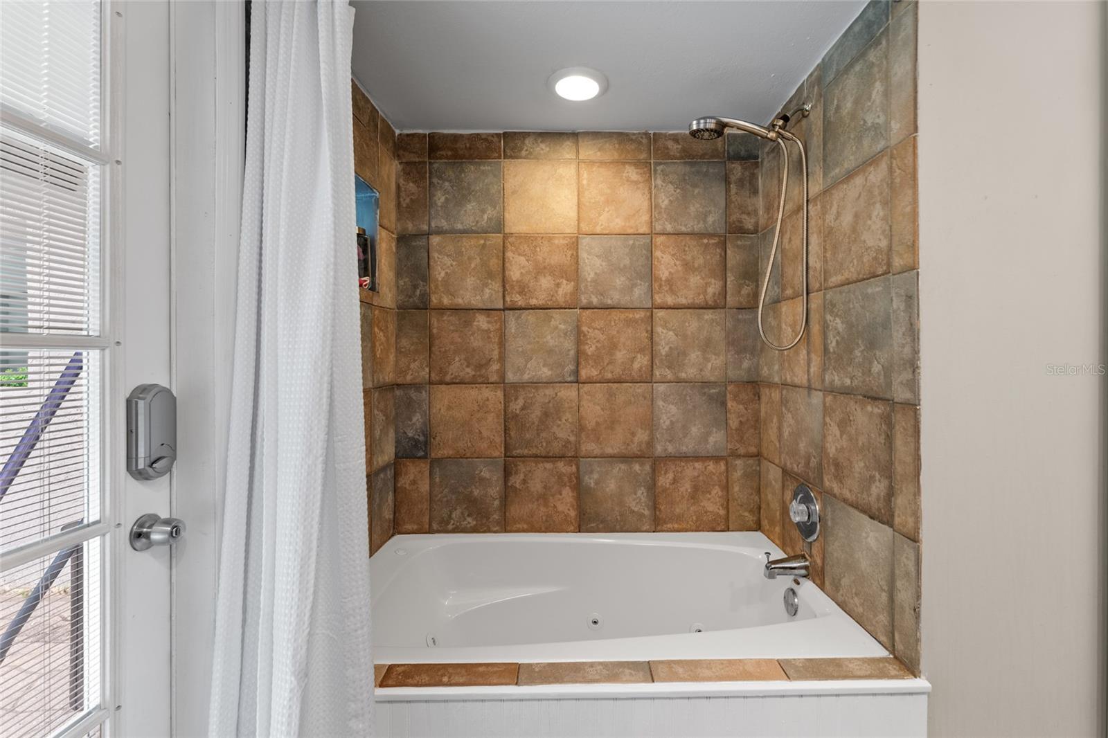 SPANISH MANOR - Residential