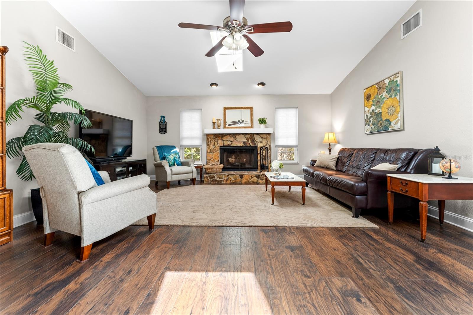 SPANISH MANOR - Residential