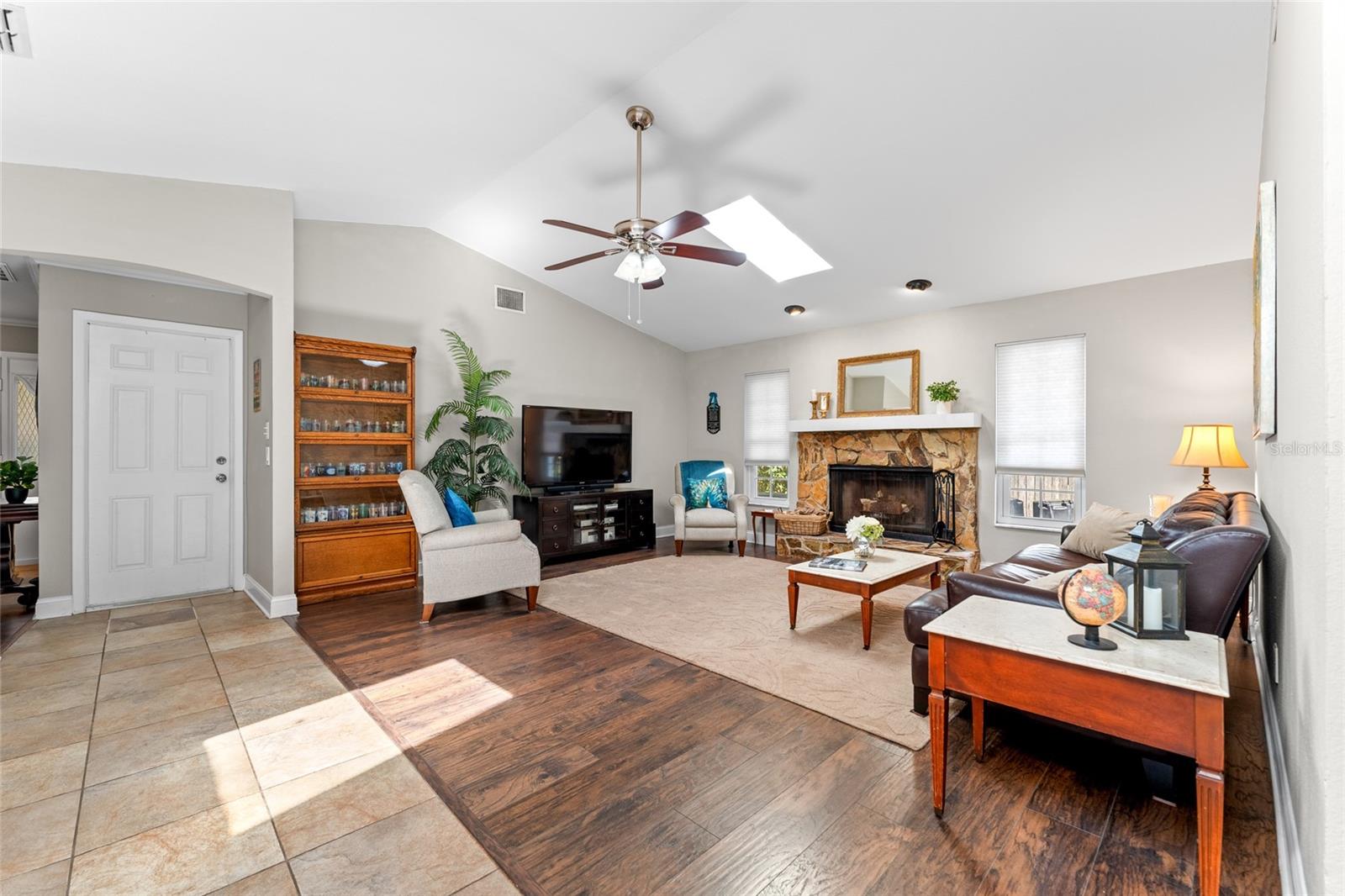 SPANISH MANOR - Residential