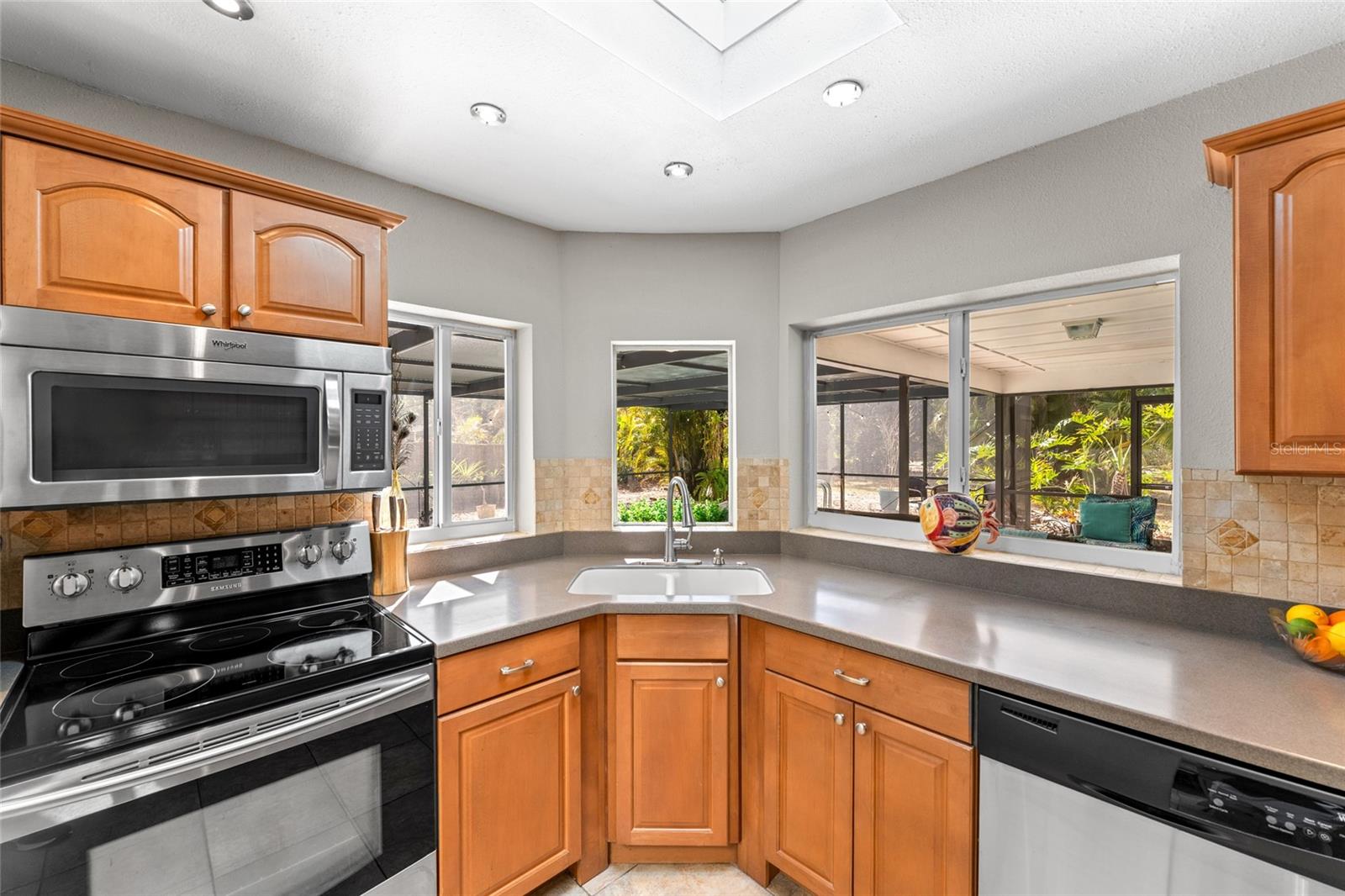 SPANISH MANOR - Residential