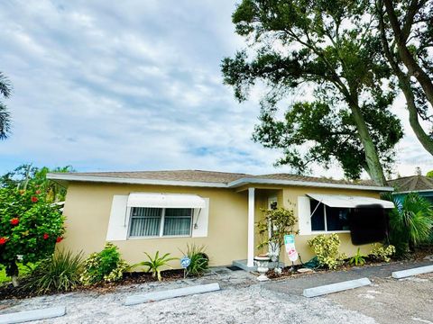 Photo of 5617 Gulfport Boulevard S, Gulfport, FL 33707 (MLS # TB8420149)