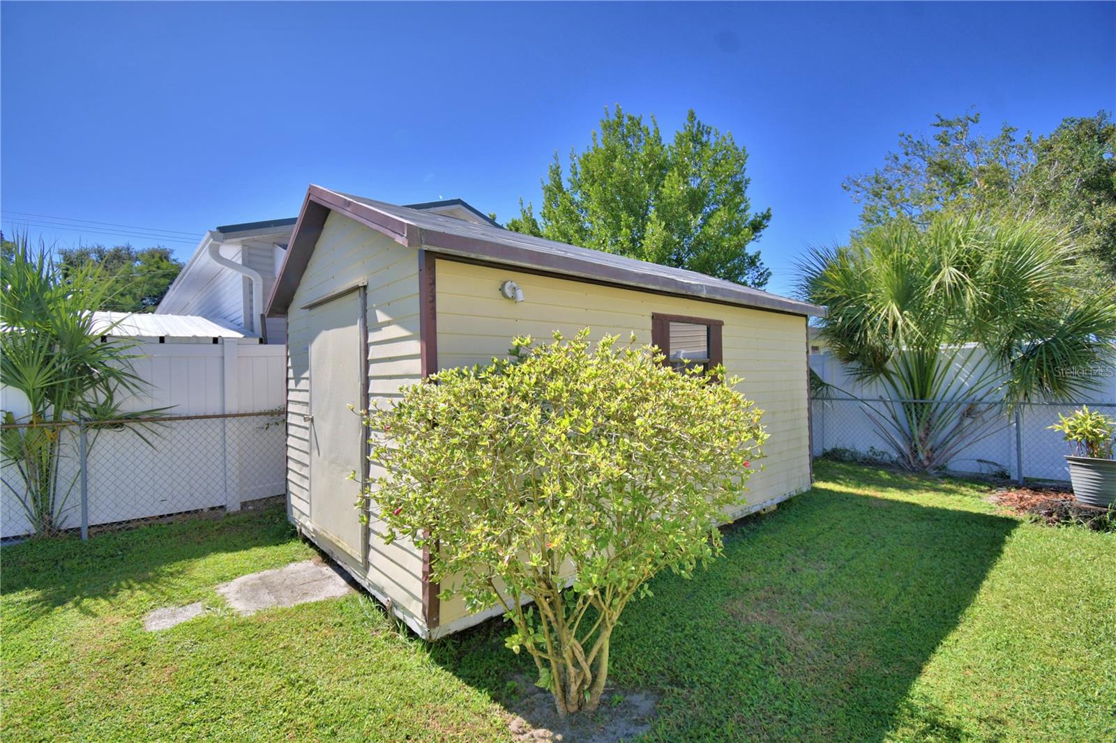 320 ARIANA AVENUE