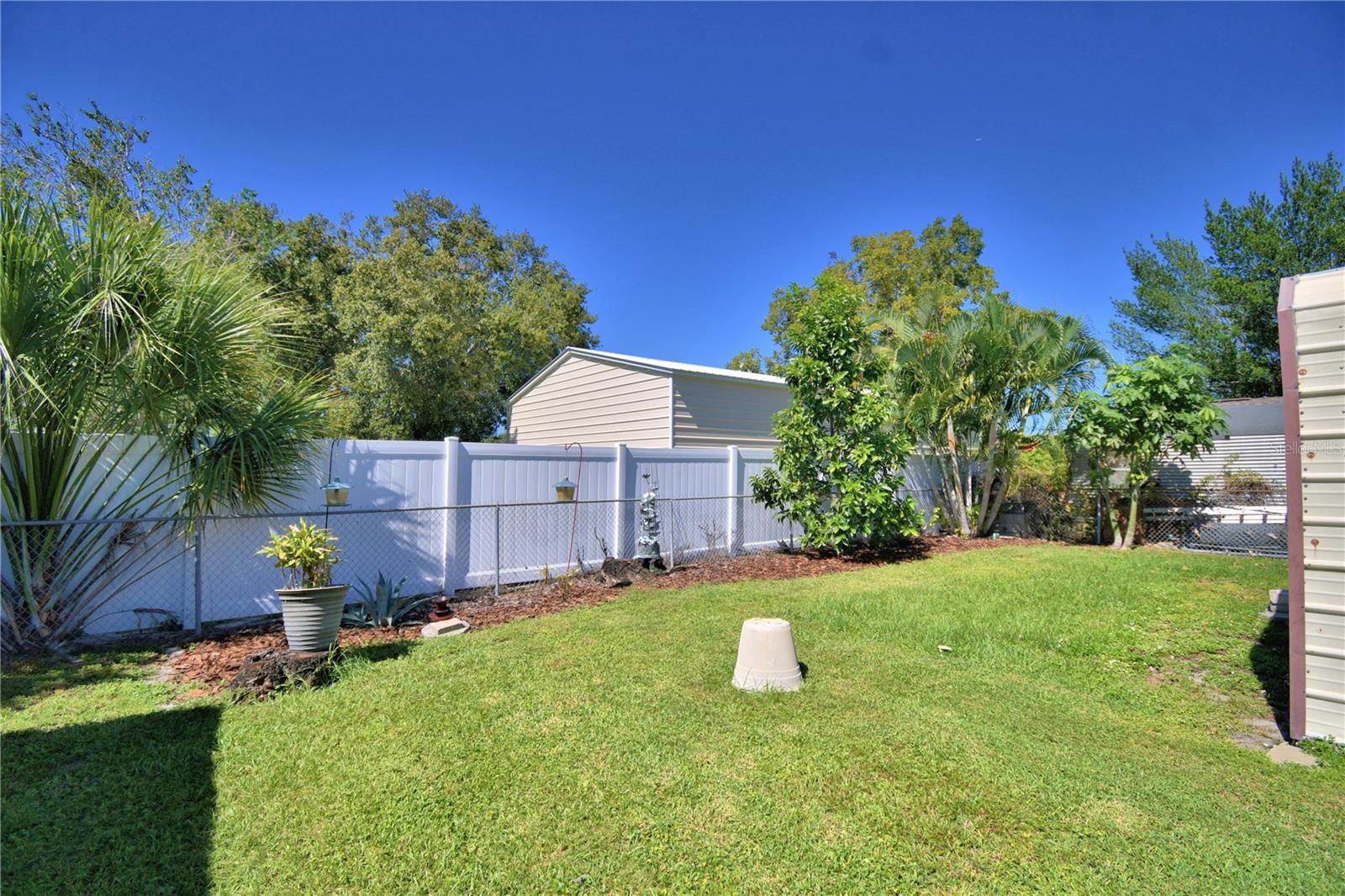 320 ARIANA AVENUE