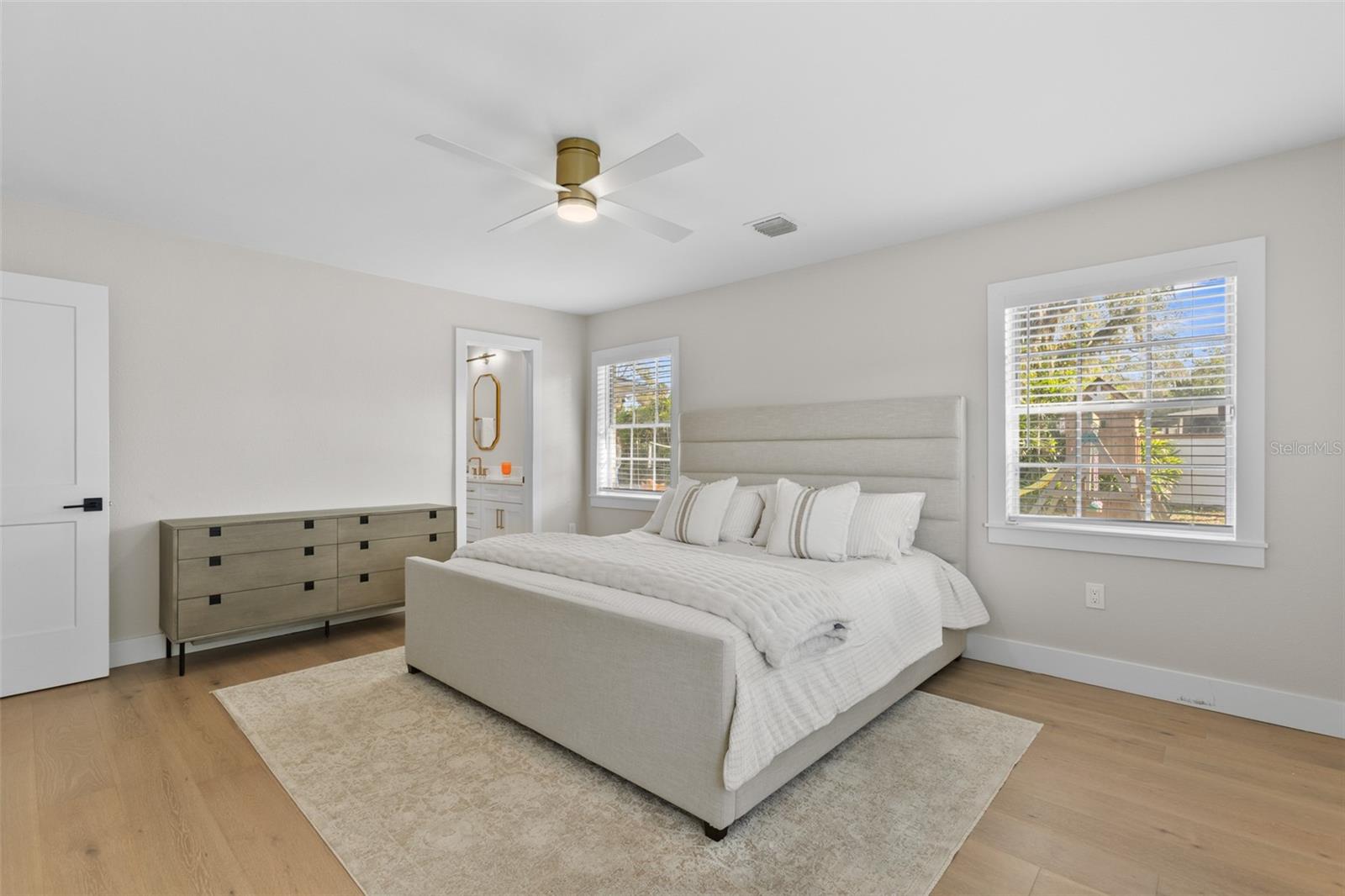 SUNSET PARK - Residential