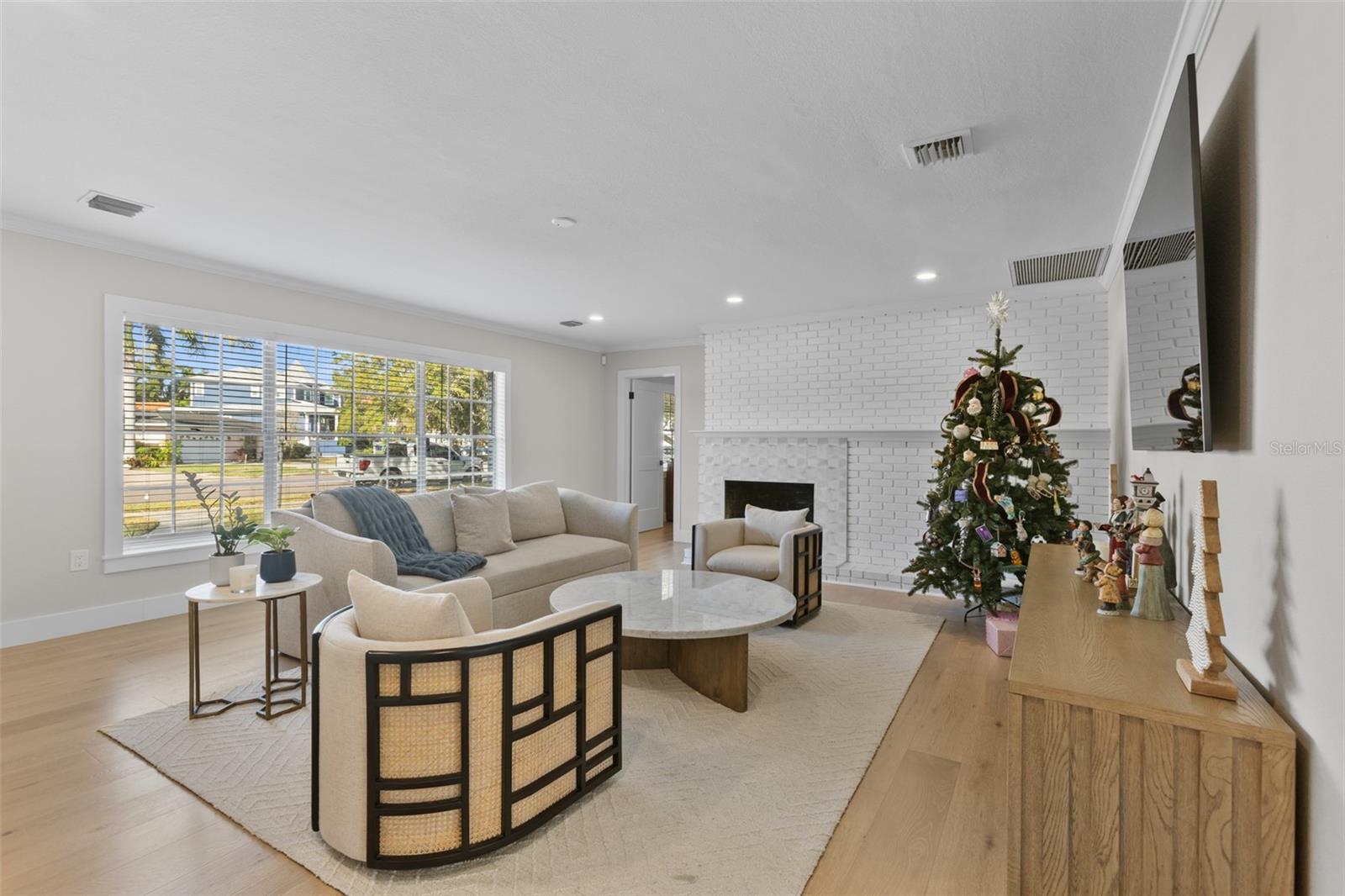 2618 S BRYANT CIRCLE