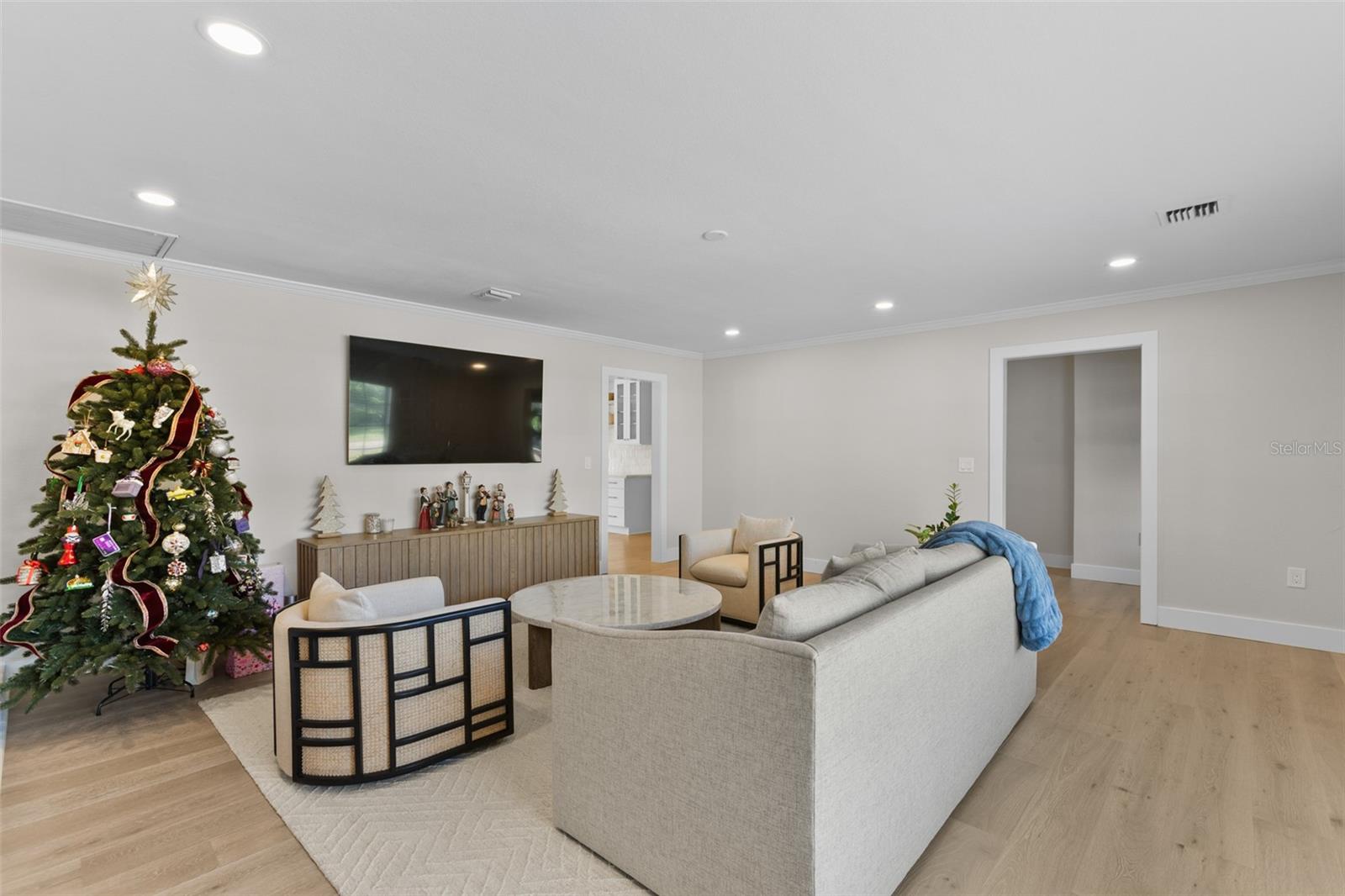 2618 S BRYANT CIRCLE