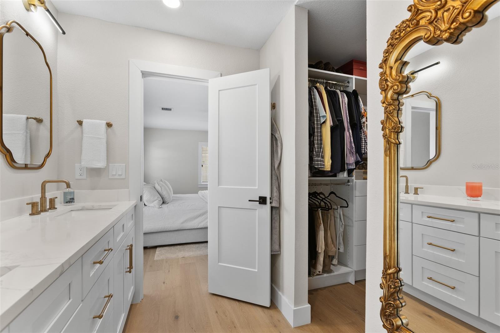 SUNSET PARK - Residential