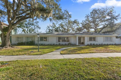 Photo of 2618 S Bryant Circle, Tampa, FL 33629 (MLS # TB8456497)
